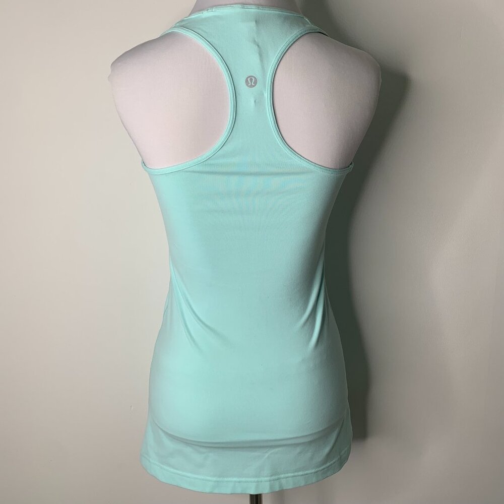 Lululemon Women's Light Blue Cool Racerback Tank Top Size 6